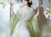 The Splendor of Hanfu Chiffon Fabric:A Journey into Traditional Chinese Elegance