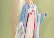 The Melody of the Pipa and the Elegance of Hanfu:A Cultural Journey