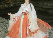 Traditional Elegance:Matching Shoes for Womens Tangzhuang 唐装)