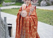 Embracing Modernity in a Cheongsam:Revolutionizing the Classic for Women of 40