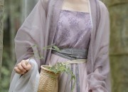 Enhanced Hanfu Style:The Evolution of Song Dynasty Fashion with Modern Touches