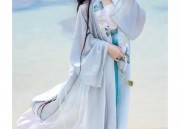 The Story of Two Student Friends Embracing Their Hanfu Fashion Journey