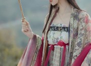 Hanfu Fashion at Hansh Shanghalian Flagship Store in Winter