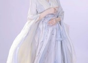 The Enchanting Elegance of Kyo Sakuras Cheongsam