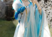 The Splendor of Hanfu Headwear:The Story of Headflowers and Accessories