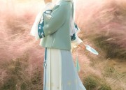The Elegance of Chinese Cheongsam:Embracing the鱼尾 Fish Tail)Design