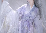 Maternal-Child Harmony in Traditional Chinese Costume:The Allure of Mom-and-Child Hanfu Fashion