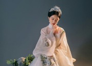 The Splendor of Yellow Hair Accessories in Hanfu Fashion