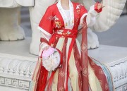 Winter Girls Traditional Chinese Hanfu Costumes:A Guide to Ancient Elegance