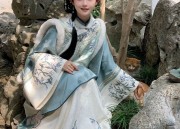The Bridal Gown:Traditional Chinese Elegance in a Modern Era