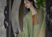 Rabbit-Themed Hanfu Fashion in Winter:A Blend of Tradition and Cuteness