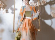 Hanfu at a Steal:The Allure of Traditional Chinese Clothing for Elementary School Kids