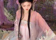 The Mamen Dress and its Unique Ear Decorations:A Non-Piercing Ear Fashion Trend