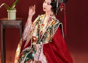 The Dragon Element in Hanfu:Exploring the Cultural Significance and Design Elements