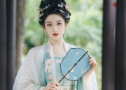 The Elegance of Qipao and Short Boots:A Fashion Fusion