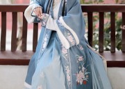 Embracing the Ethereal Beauty of蚀骨旗袍:A Journey into Plus-Size,Age-Defying Elegance