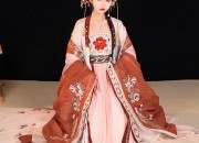 Lucys Exclusive Qipao Shop:A Glimpse into the World of Traditional Elegance