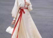 The Cheongsam-Inspired Clutch Bag with Maximum Capacity