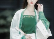 Winter Hair Accessories for Hanfu Girl:A Guide to Traditional and Modern Styles