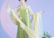 Plus-Size Fashion:The Evolution of Traditional Hanfu Dress into Modern改良汉服连衣裙 for Fuller Figures