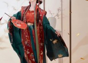 Exploring the New Chinese Style Qipao for Junior High School Students
