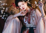 The Splendor of the Miji Horsehide Skirt:A Journey into Traditional Chinese Fashion