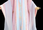 A Little Girl in a Plush Horse-Face Skirt:The Charm of Pink