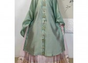 Affordable Authentic Hanfu Qixiong:The Rise of Hanfu Culture at白菜价