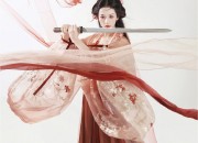 Elegant Lady in the Past:The Story of Ancient Dress Fans