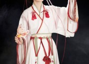 The Loom of the Skirt with Horseface Pattern:The Art of Textile in Detail