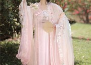 Hanfu Fashion:Exploring the Zhang Na La Style and Its Allure