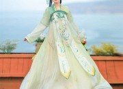 Elegant Beauty in Cheongsam:The Art of Chinese Traditional Clothing