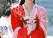 The Evolution of Hanfu Cross-Over Collars:A Cultural Journey