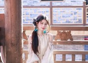 Winter Style of a Cheerful Mother-in-Law in a Qipao