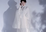 Mulans Robes:Exploring the Cultural Significance of Hanfu Fashion in Traditional Chinese Beauty