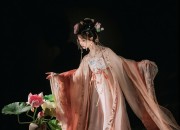 Winter Cheongsam Ensemble for Women:A Blend of Tradition and Modern Elegance