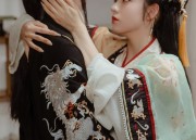 Toast-worthy Elegance:Fitting the Perfect Bridal Gown and Cheongsam for a Petite Bride