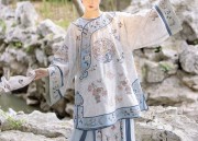 The First Encounter with a Qiyi Original Han Qiao-Waisted Costume
