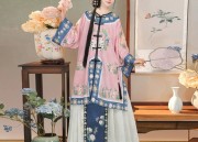 Traditional Splendor:The Flower-Wedding Hanfu,Phoenix Crown and Brilliant Robes