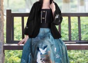 Embracing the New Sino-Modern Style:The Revival of Ma Mian Qun Horseface Skirt)in Fashion