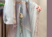 Spring and Summer Hanfu Wedding Gowns:A Guide to Traditional Bridal Attire