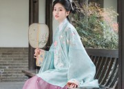 Winter Ensemble for Petite Girls:The Charm of Horseface Skirt Outfits
