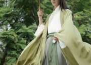Aqua Blue Hanfu Headdress:A Glimpse into Traditional Chinese Elegance