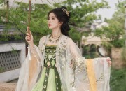 The Bridal Shoes:A Blend of Tradition and Elegance in Chinese Hanfu Fashion