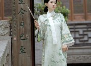 The Elegance of the Horseface Skirt:A Simple yet Timeless Fashion