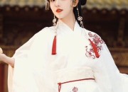 Chen Qianqians Hanfu Style:The Enigma of the Three Princesses