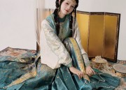 Satin-Stitched Tapestry Horseback Skirt:A Blend of Tradition and Elegance