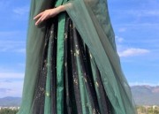 The Evolution of Traditional Hanfu Clothing:The Tang-Style Collar and the Upperwear