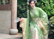 The Revival of Traditional Hanfu Wedding Attire in Modern Marriage Ceremonies