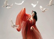The Elegance of Xiaos Cheongsam:A Journey into the World of Traditional Chinese Beauty